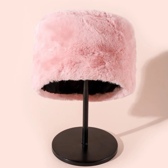 Solid plush hat - Picture 2 of 5